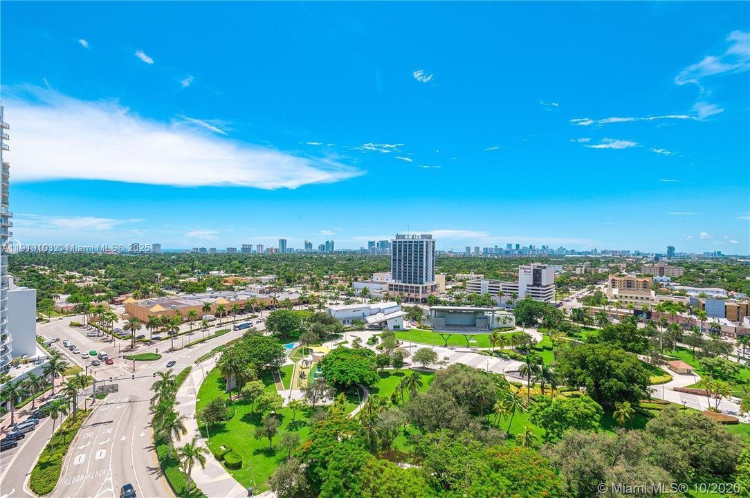 For Rent: $2,400 (1 beds, 1 baths, 815 Square Feet)