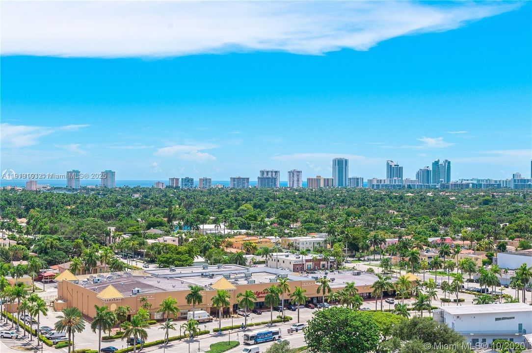 For Rent: $2,400 (1 beds, 1 baths, 815 Square Feet)