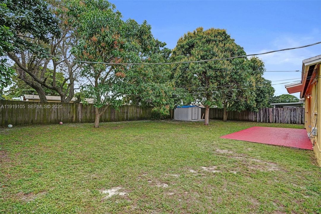 En Venta: $515,000 (4 camas, 2 baños, 1305 Pies cuadrados)