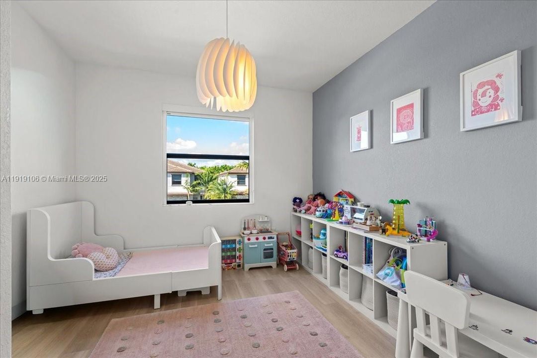 For Sale: $496,875 (3 beds, 2 baths, 1651 Square Feet)