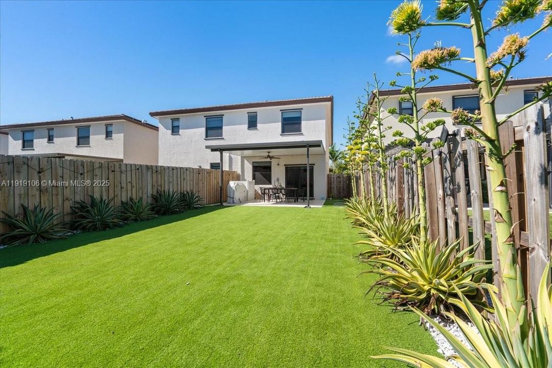 For Sale: $496,875 (3 beds, 2 baths, 1651 Square Feet)