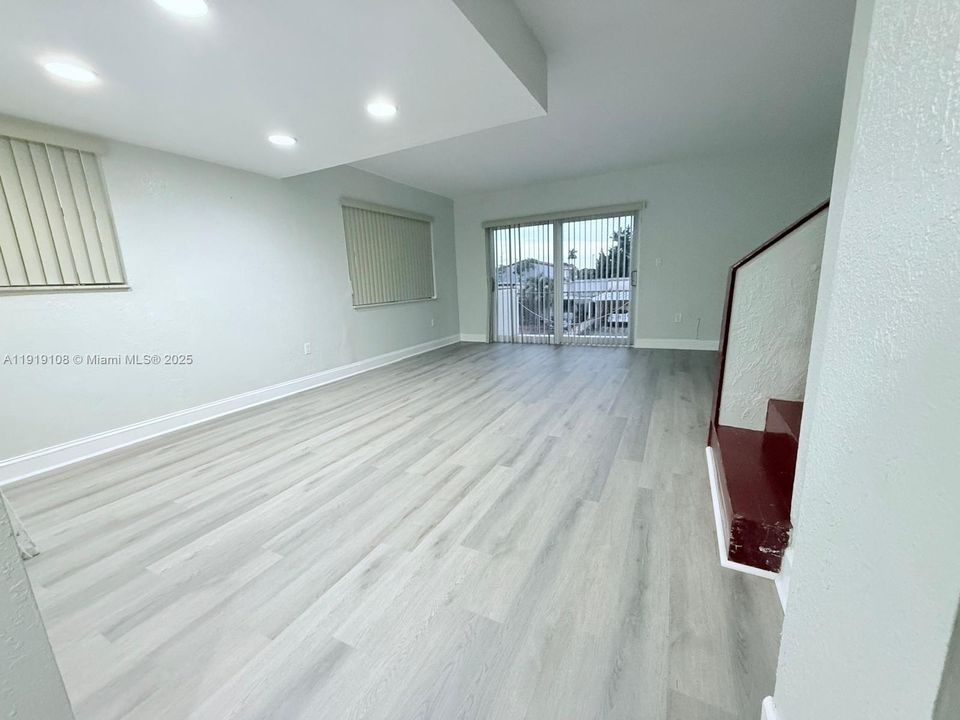 Recently Rented: $2,300 (2 beds, 2 baths, 1232 Square Feet)