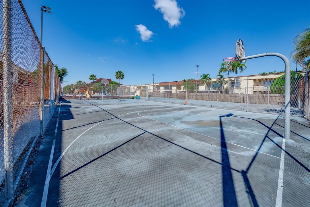 En Venta: $369,000 (3 camas, 2 baños, 1680 Pies cuadrados)