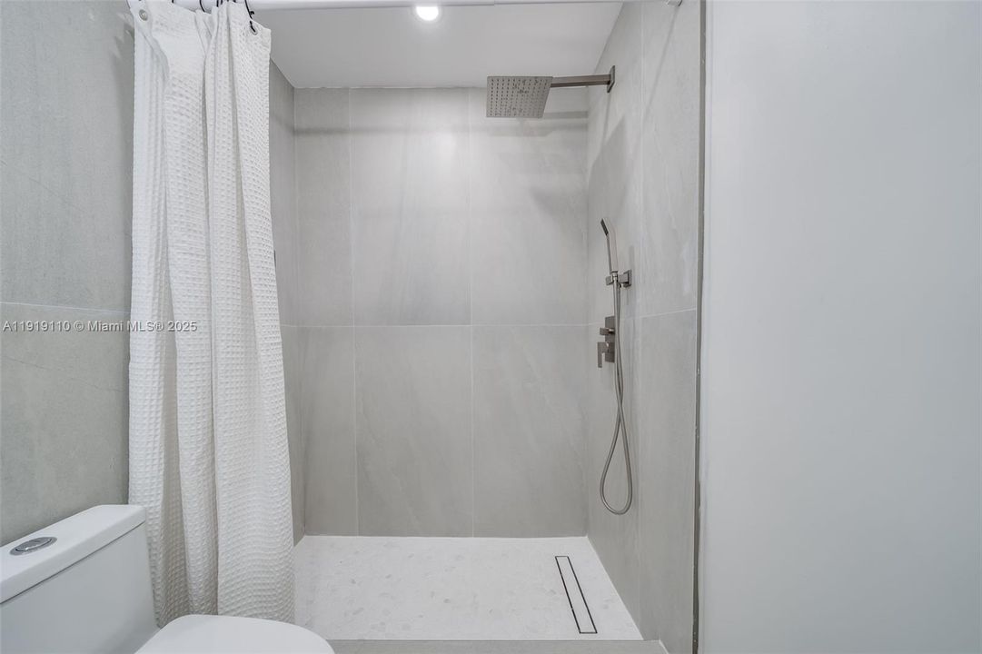 En Venta: $369,000 (3 camas, 2 baños, 1680 Pies cuadrados)