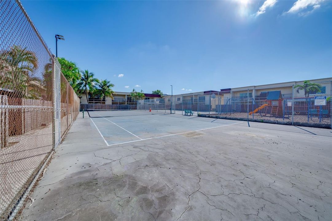 En Venta: $369,000 (3 camas, 2 baños, 1680 Pies cuadrados)