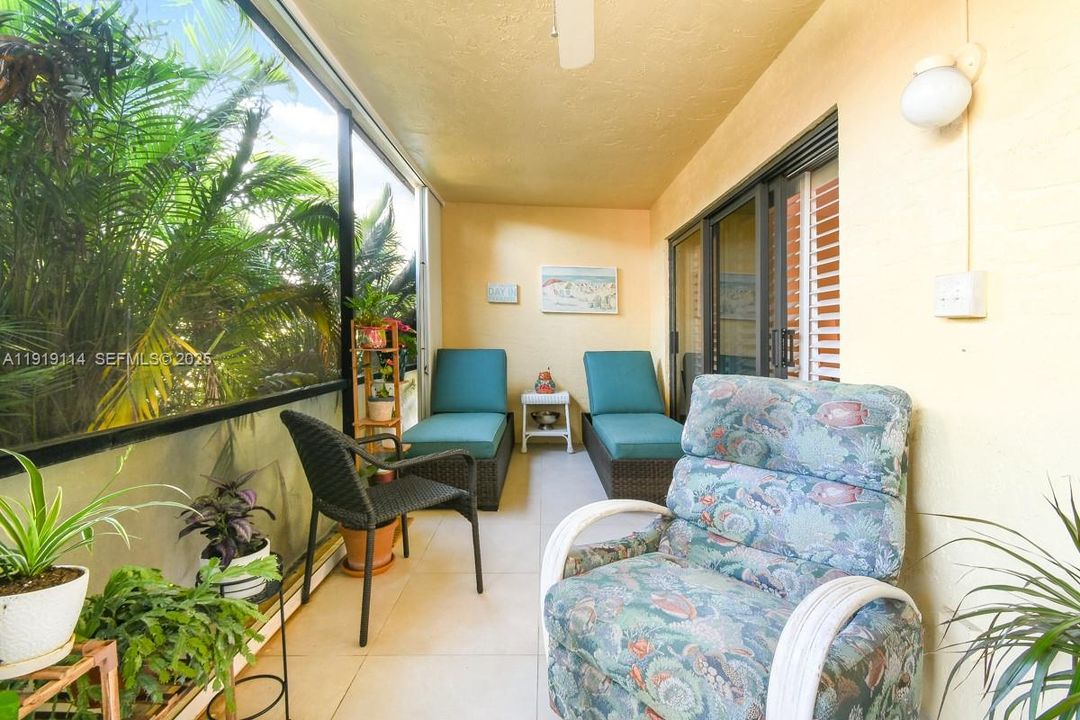 En Venta: $435,000 (2 camas, 2 baños, 1178 Pies cuadrados)