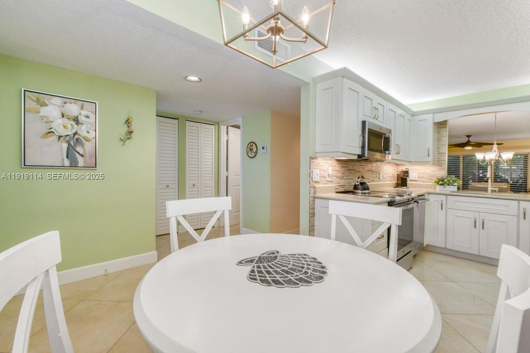 En Venta: $435,000 (2 camas, 2 baños, 1178 Pies cuadrados)