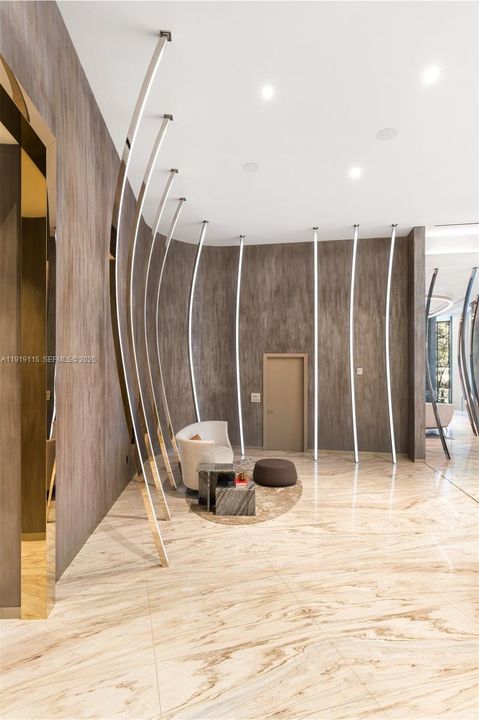 Recently Rented: $4,750 (1 beds, 1 baths, 839 Square Feet)