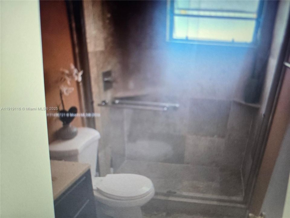 На продажу: $170,000 (2 спален, 1 ванн, 850 Квадратных фут)