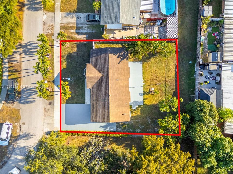 For Sale: $675,000 (3 beds, 2 baths, 1173 Square Feet)