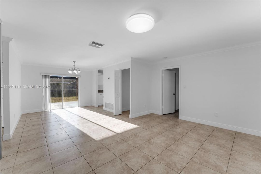 For Sale: $675,000 (3 beds, 2 baths, 1173 Square Feet)