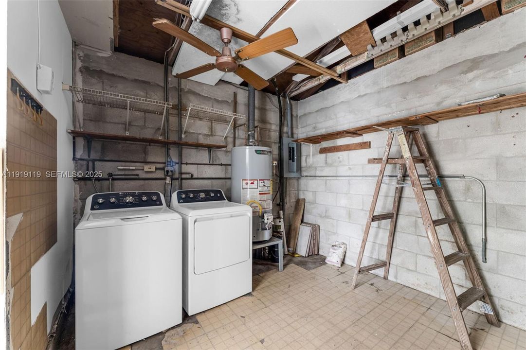 For Sale: $675,000 (3 beds, 2 baths, 1173 Square Feet)