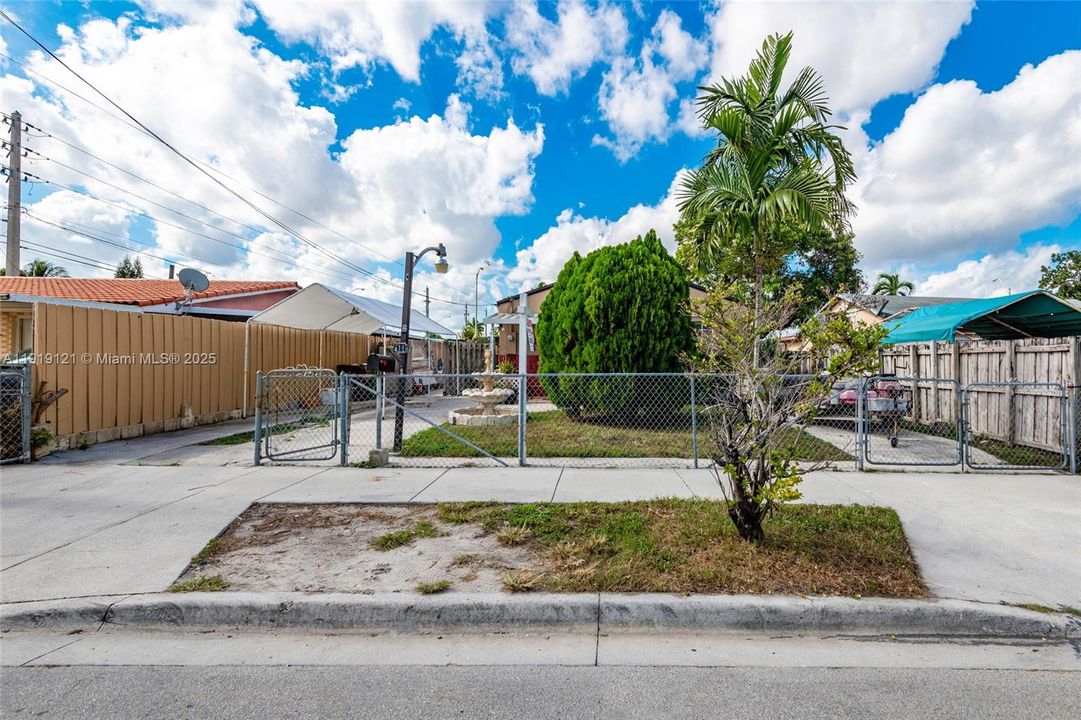 На продажу: $525,000 (3 спален, 2 ванн, 1260 Квадратных фут)