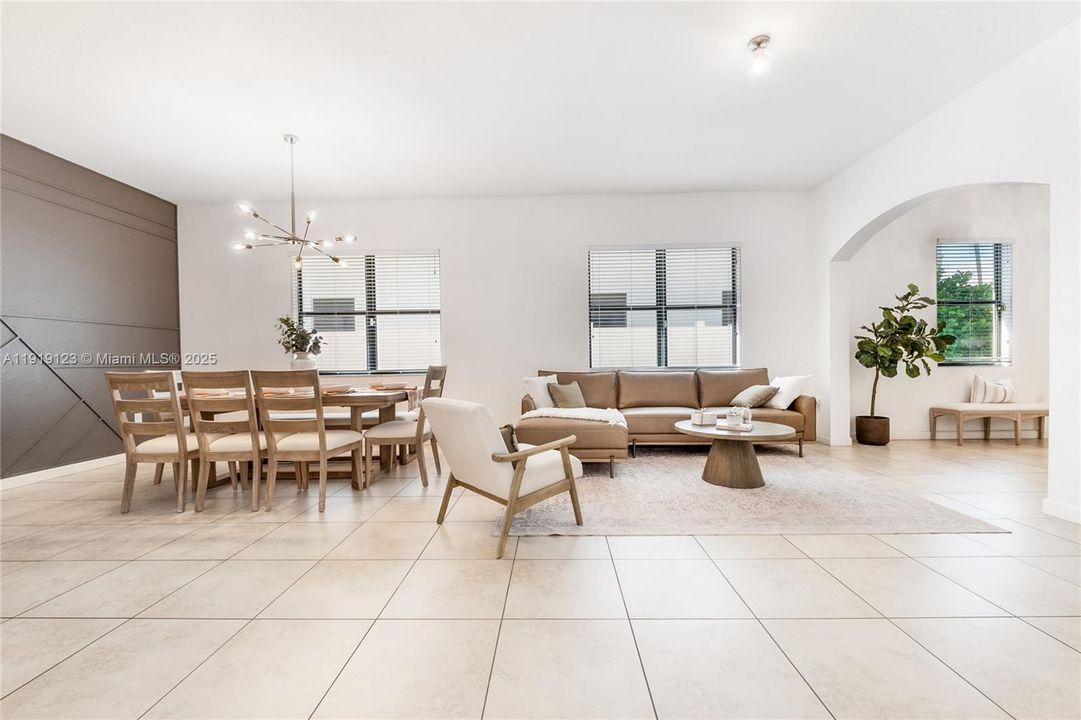 出租: $4,300 (3 贝兹, 2 浴室, 1920 平方英尺)