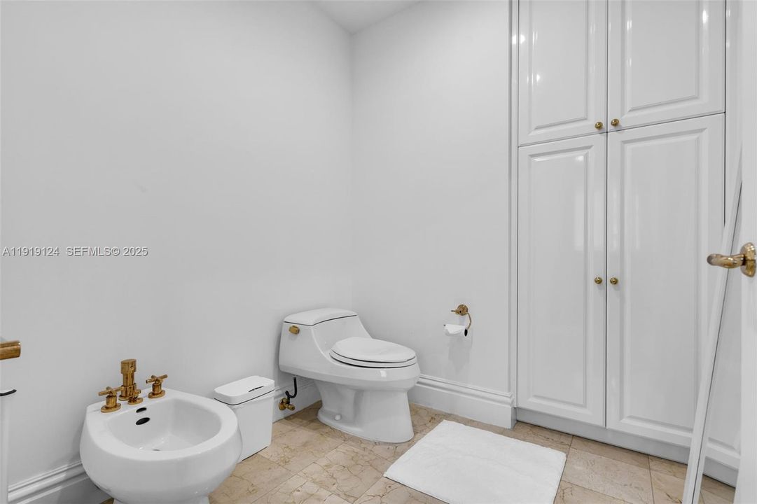 В аренду: $20,000 (2 спален, 2 ванн, 2136 Квадратных фут)