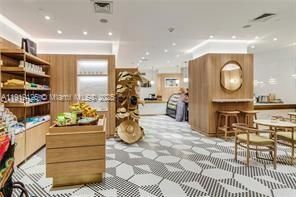 En Venta: $925,000 (1 camas, 1 baños, 720 Pies cuadrados)