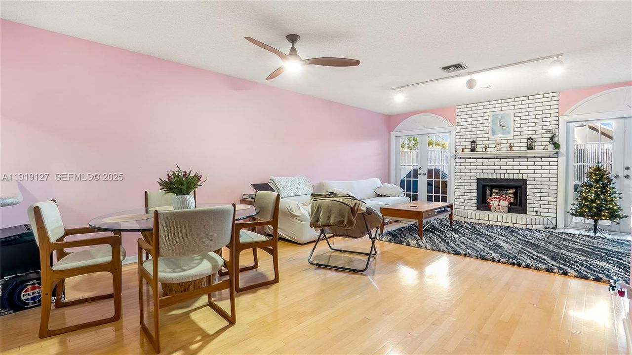 For Sale: $650,000 (2 beds, 2 baths, 1534 Square Feet)