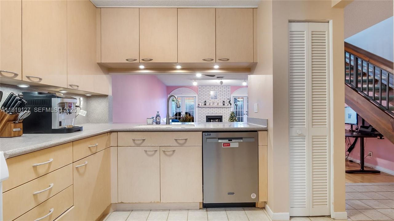 For Sale: $650,000 (2 beds, 2 baths, 1534 Square Feet)