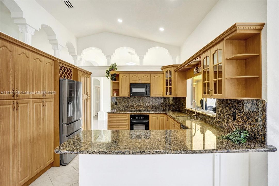 待售: $819,500 (4 贝兹, 3 浴室, 2400 平方英尺)