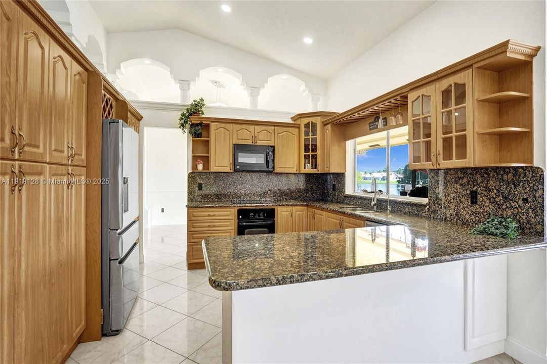 待售: $819,500 (4 贝兹, 3 浴室, 2400 平方英尺)