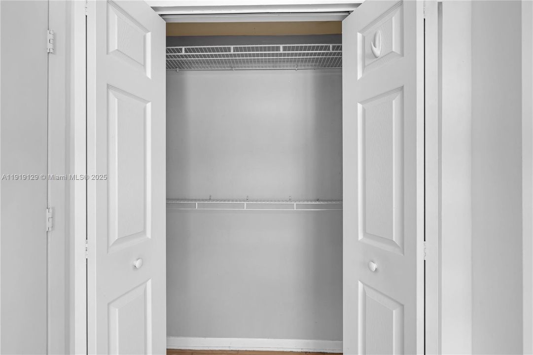 待售: $253,000 (1 贝兹, 1 浴室, 520 平方英尺)