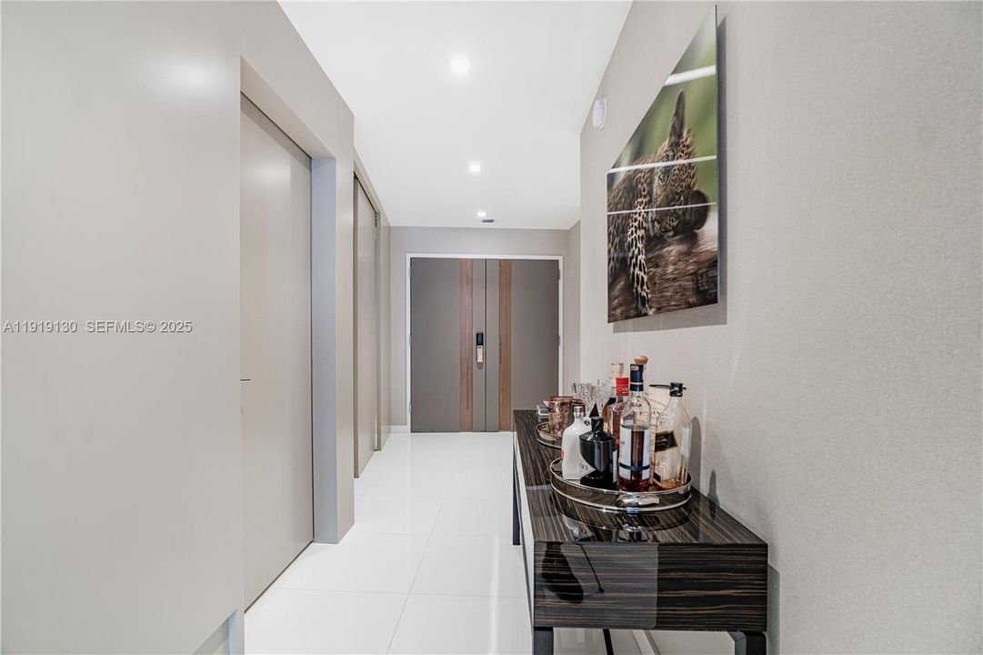 For Rent: $14,995 (3 beds, 4 baths, 2200 Square Feet)