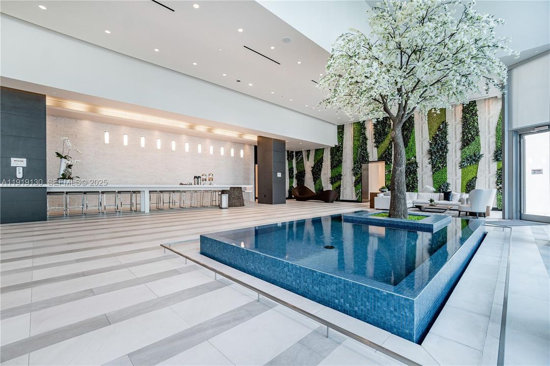 For Rent: $14,995 (3 beds, 4 baths, 2200 Square Feet)