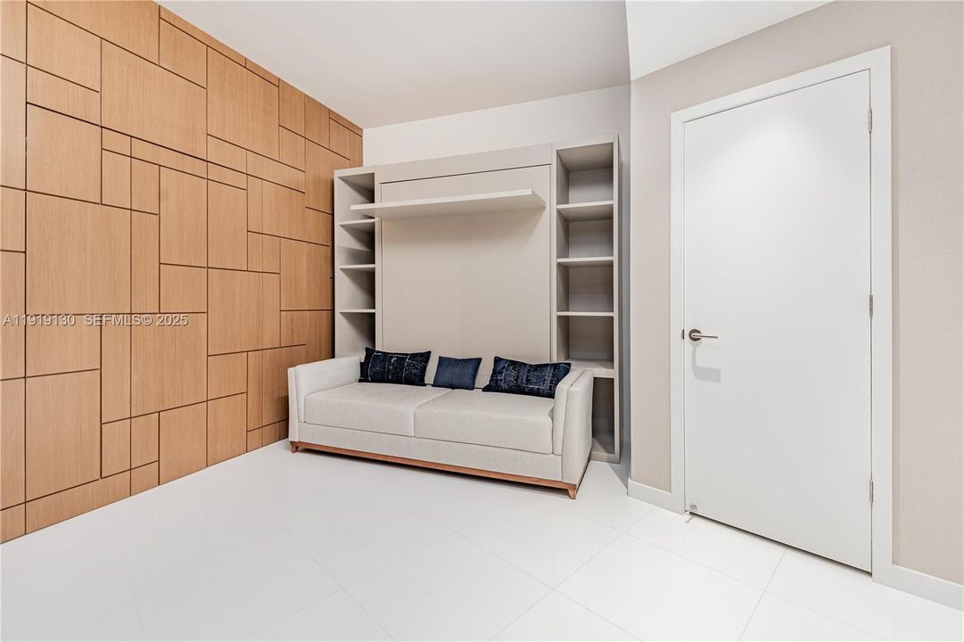 For Rent: $14,995 (3 beds, 4 baths, 2200 Square Feet)