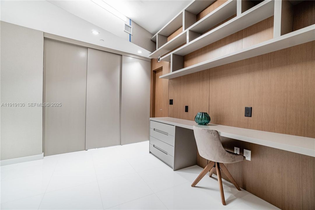 For Rent: $14,995 (3 beds, 4 baths, 2200 Square Feet)