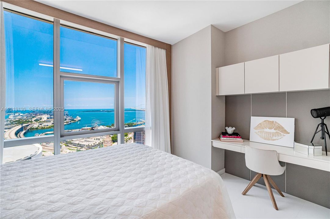 For Rent: $14,995 (3 beds, 4 baths, 2200 Square Feet)