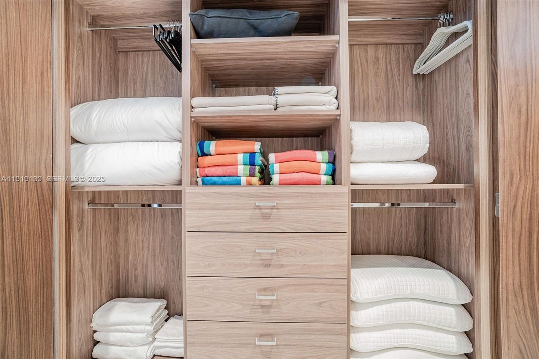 For Rent: $14,995 (3 beds, 4 baths, 2200 Square Feet)