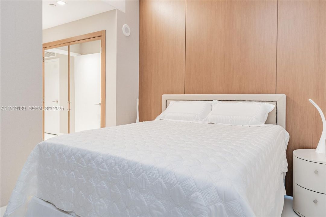 For Rent: $14,995 (3 beds, 4 baths, 2200 Square Feet)