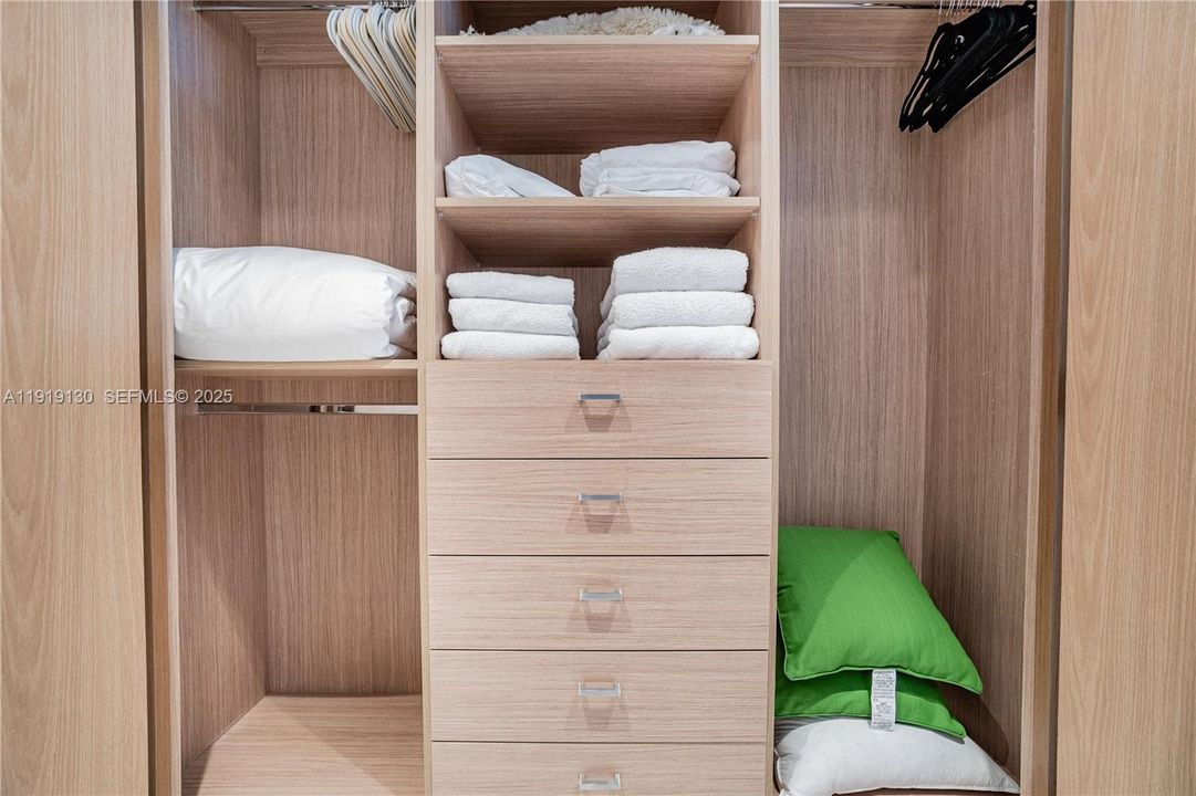 For Rent: $14,995 (3 beds, 4 baths, 2200 Square Feet)