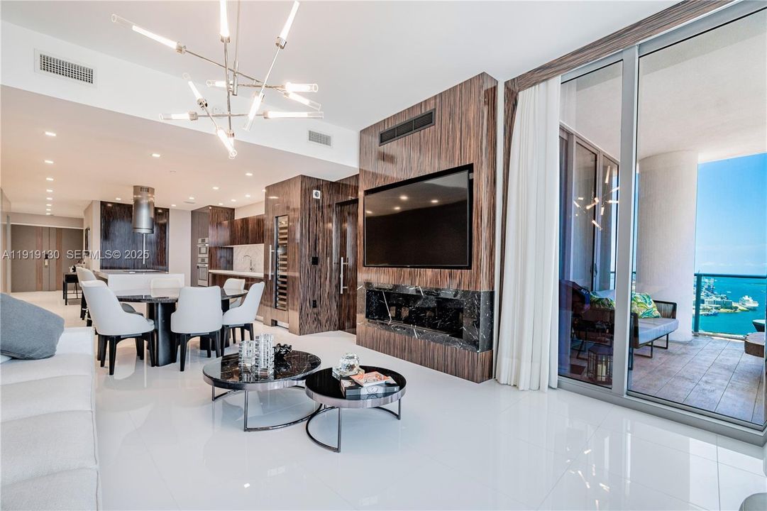 For Rent: $14,995 (3 beds, 4 baths, 2200 Square Feet)