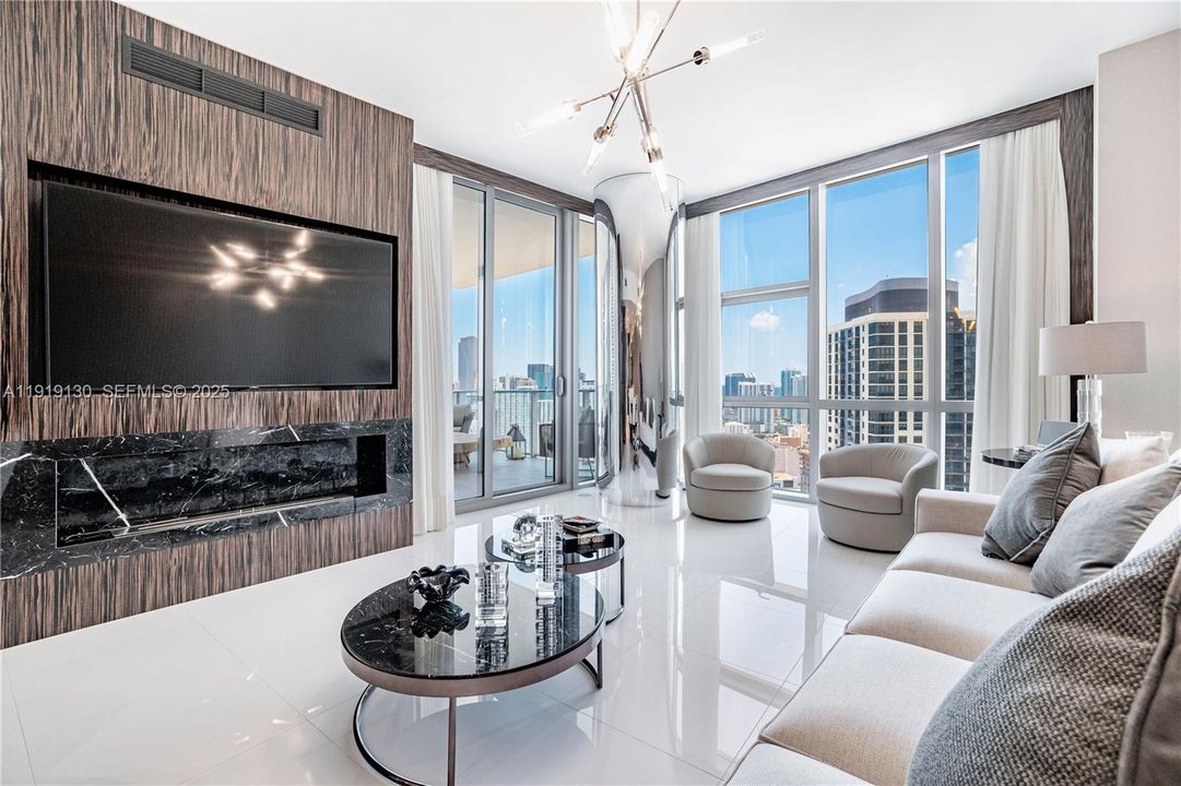 For Rent: $14,995 (3 beds, 4 baths, 2200 Square Feet)