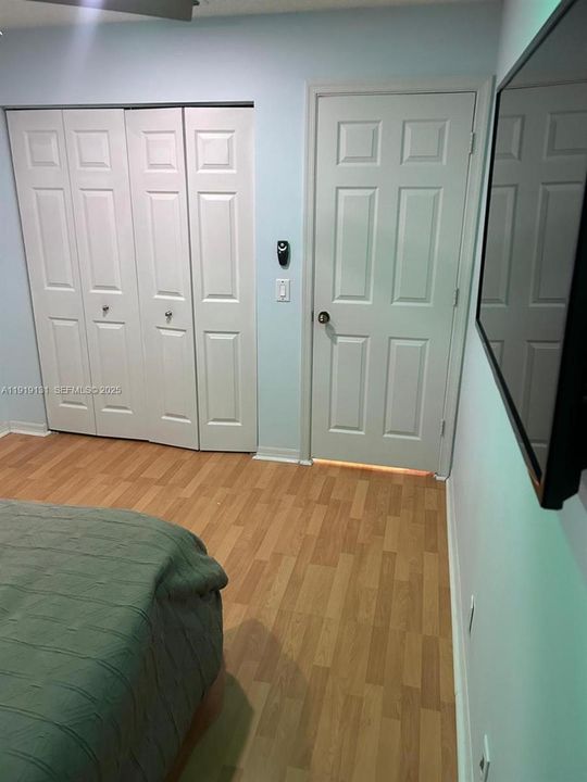 待售: $790,000 (4 贝兹, 2 浴室, 1902 平方英尺)