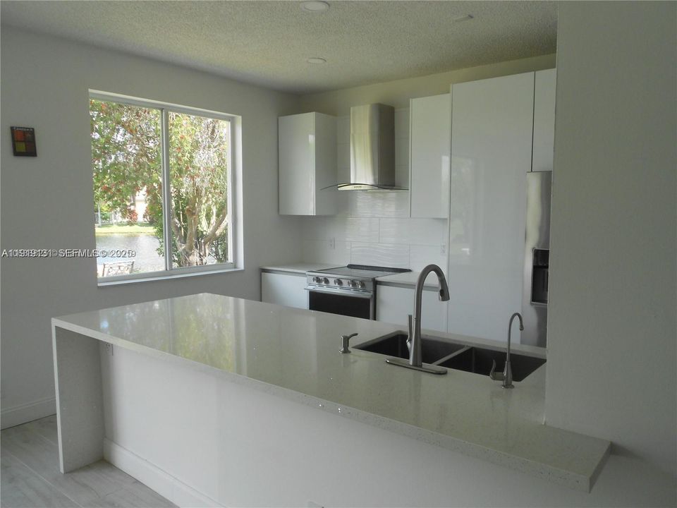 待售: $790,000 (4 贝兹, 2 浴室, 1902 平方英尺)