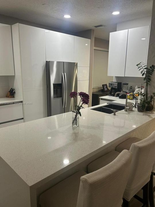 待售: $790,000 (4 贝兹, 2 浴室, 1902 平方英尺)