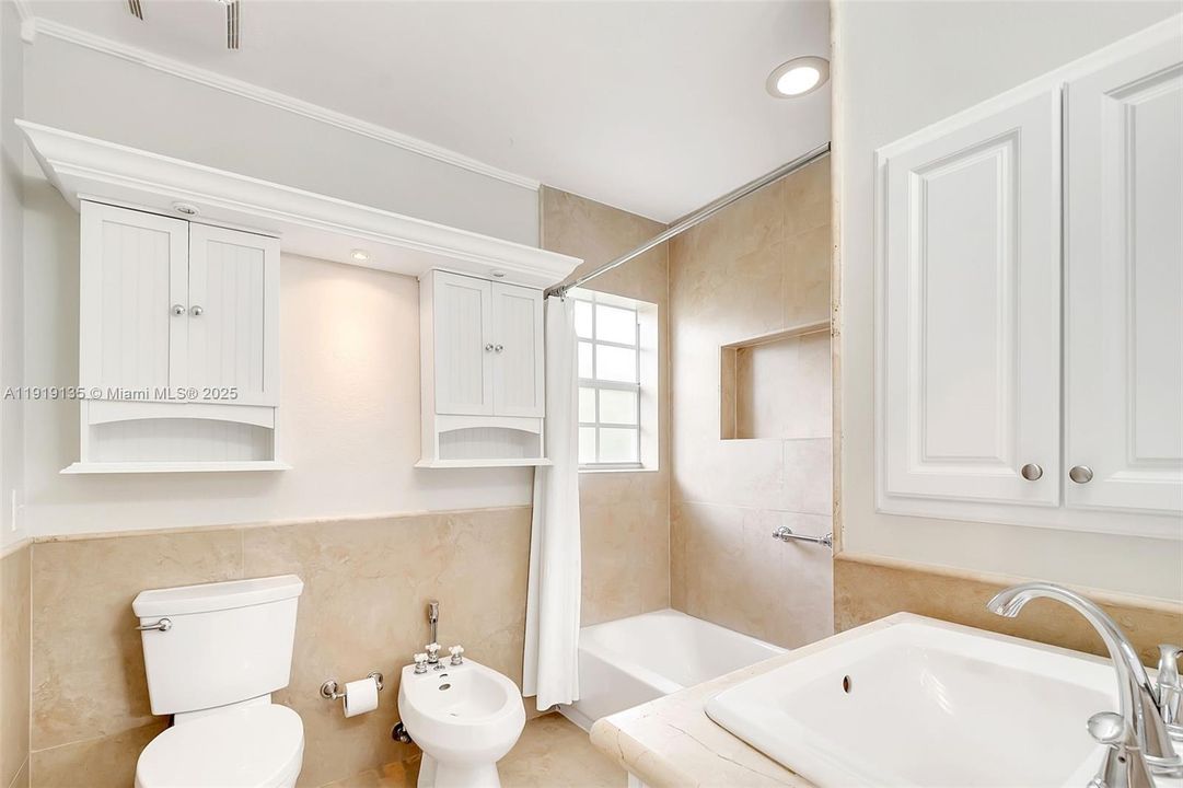 待售: $1,785,000 (3 贝兹, 2 浴室, 1812 平方英尺)