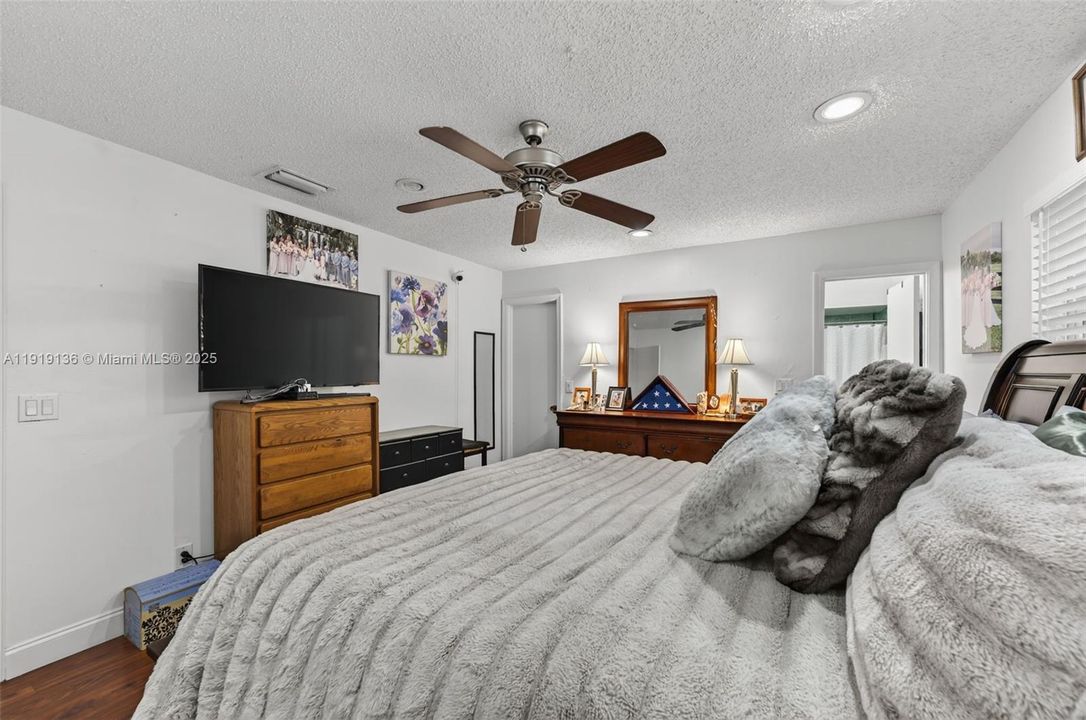 待售: $635,000 (3 贝兹, 2 浴室, 1599 平方英尺)