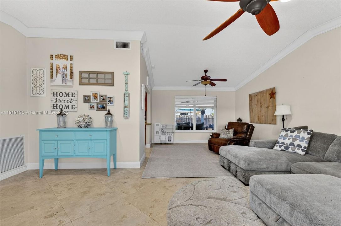 待售: $635,000 (3 贝兹, 2 浴室, 1599 平方英尺)