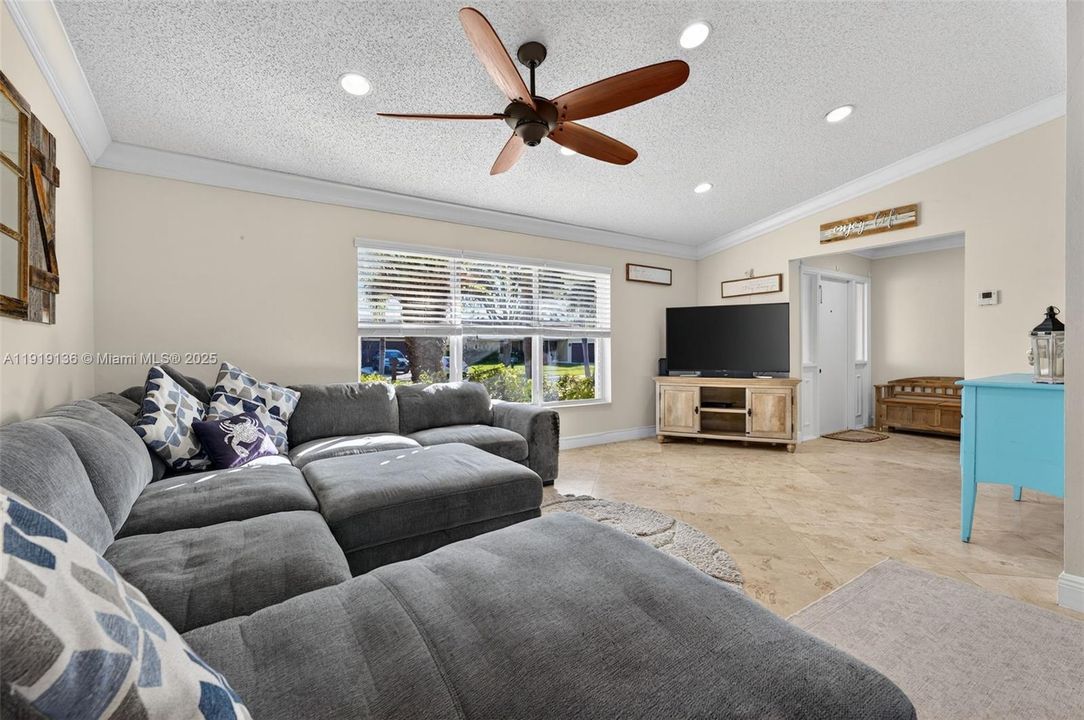 待售: $635,000 (3 贝兹, 2 浴室, 1599 平方英尺)