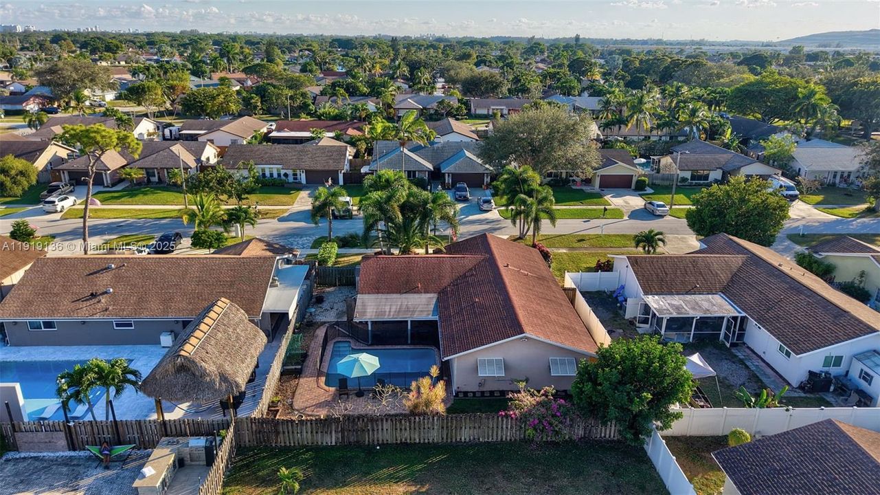 待售: $635,000 (3 贝兹, 2 浴室, 1599 平方英尺)