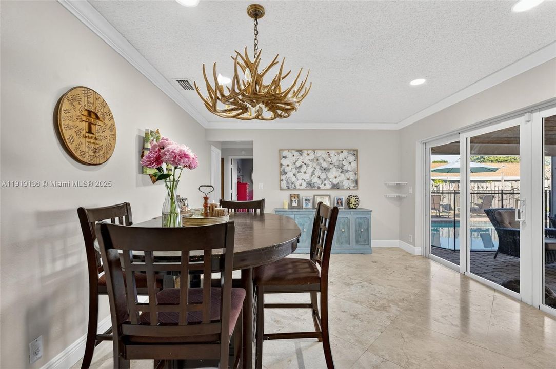 待售: $635,000 (3 贝兹, 2 浴室, 1599 平方英尺)