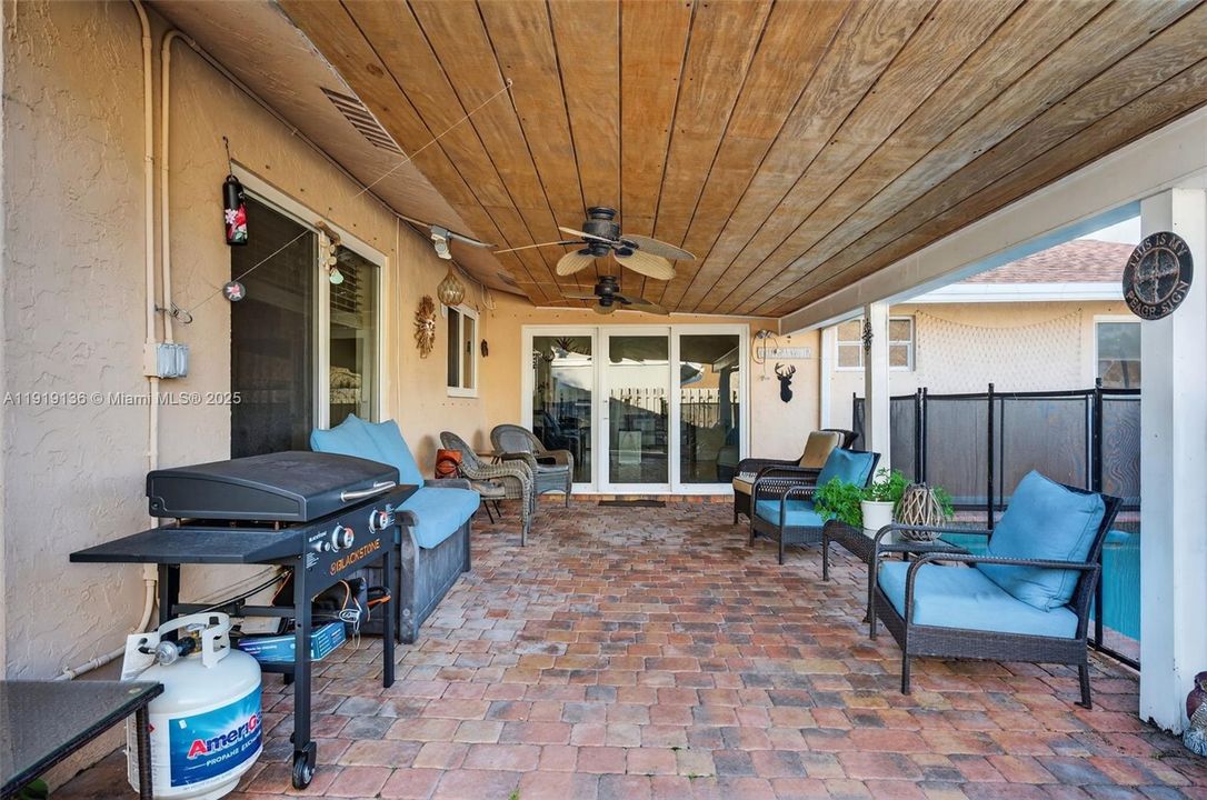 待售: $635,000 (3 贝兹, 2 浴室, 1599 平方英尺)