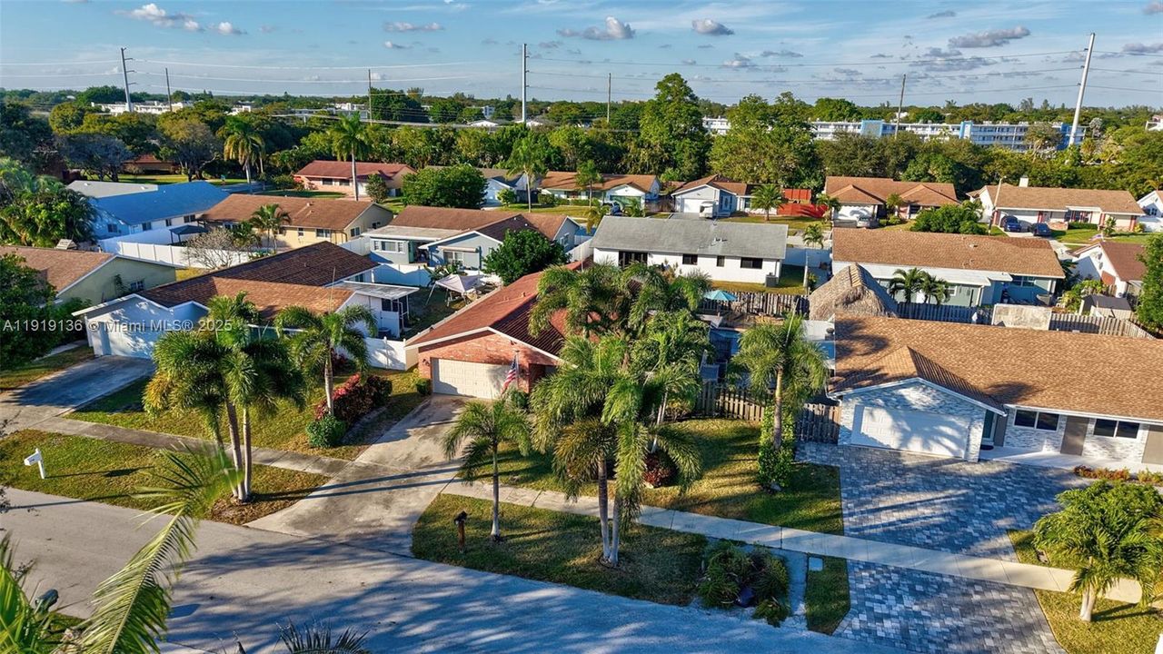 待售: $635,000 (3 贝兹, 2 浴室, 1599 平方英尺)