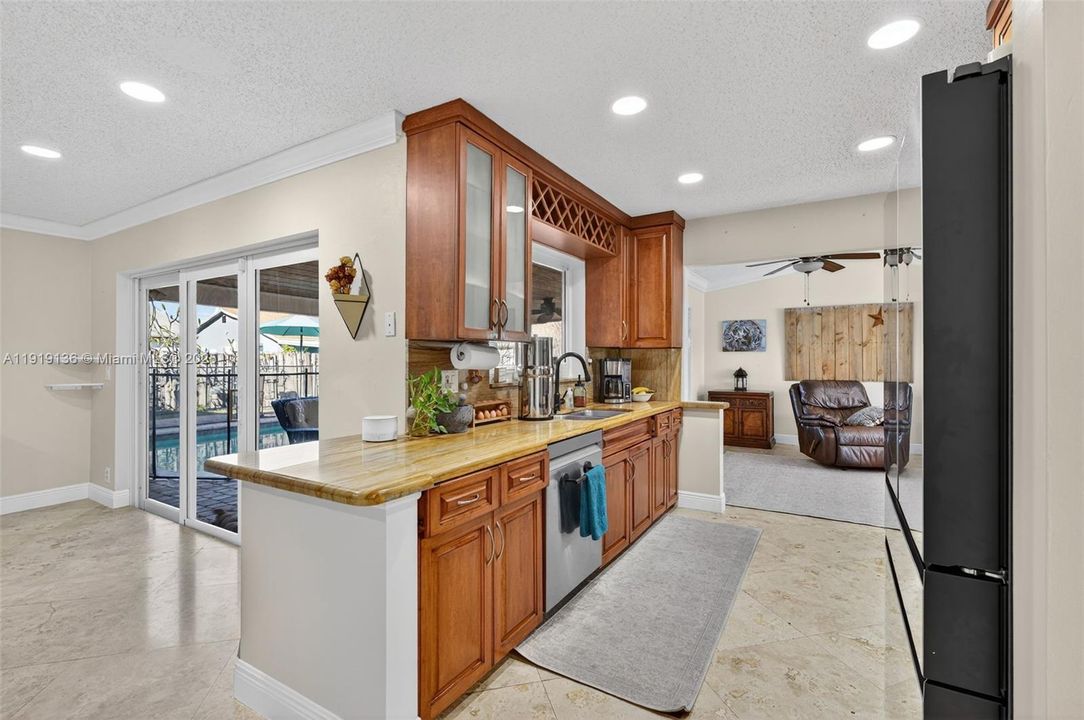 待售: $635,000 (3 贝兹, 2 浴室, 1599 平方英尺)