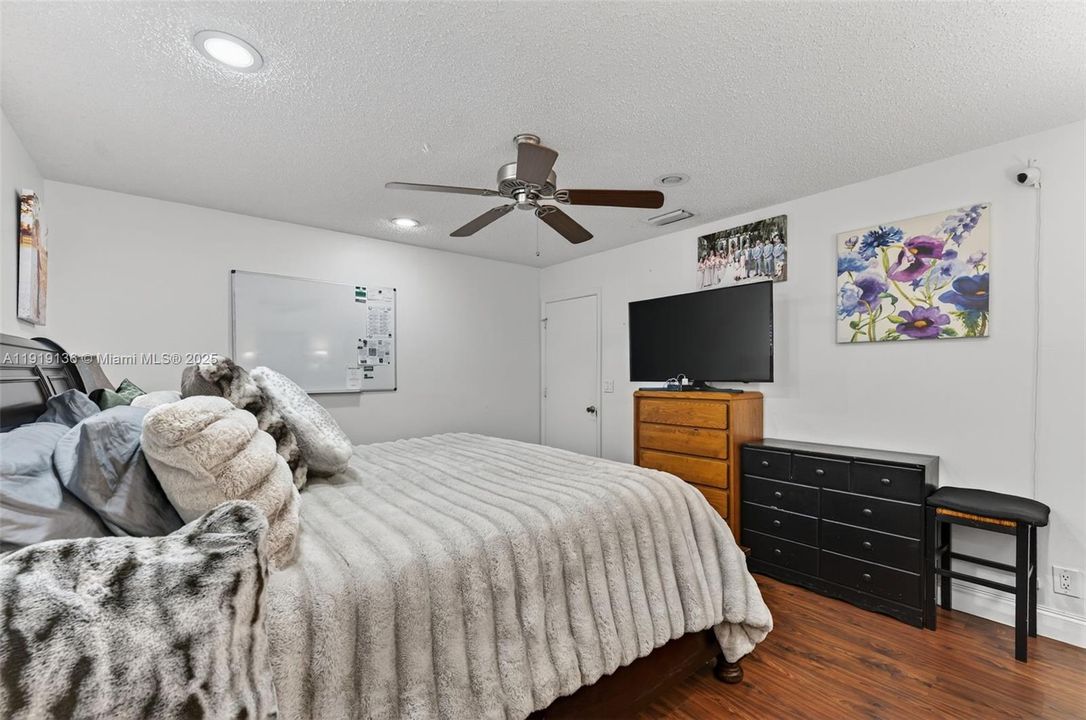 待售: $635,000 (3 贝兹, 2 浴室, 1599 平方英尺)