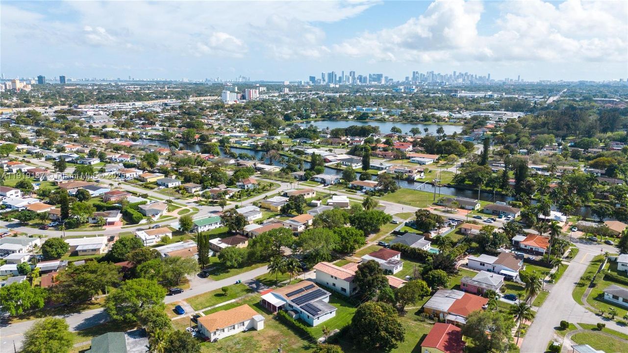 待售: $979,000 (5 贝兹, 3 浴室, 2768 平方英尺)