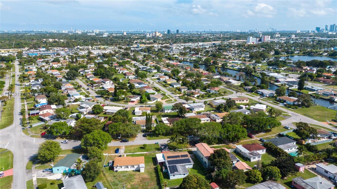 待售: $979,000 (5 贝兹, 3 浴室, 2768 平方英尺)